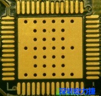 這是最不好的通孔設計，貫穿通孔直接擺放于QFN的接地散熱墊上，制造上無法確保其錫量，也就無法確保焊接良好。