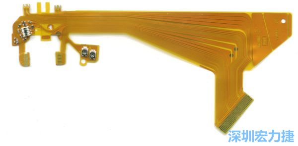 針對消費性電子產(chǎn)品的外型設(shè)計，F(xiàn)PC可以做任意形狀的適應(yīng)性線路設(shè)計。